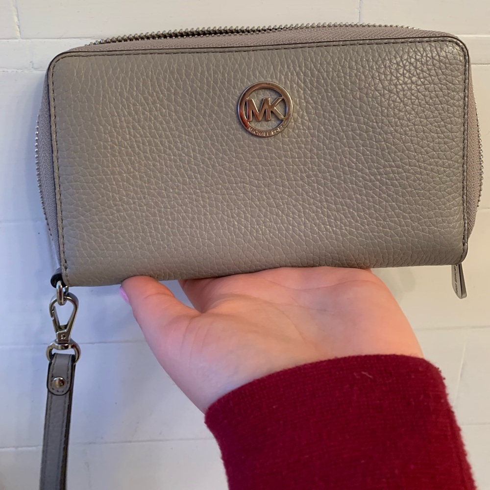 Michael Kors wristlet
